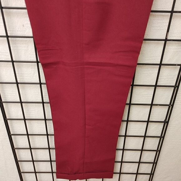 MEN'S MONTIQUE BURGUNDY SQUARE PATTERN SHORT SLEEVE 2 PIECE WALKING SET. - Picture 9 of 10